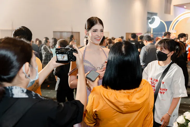 Lý Nhã Kỳ xuất hiện tươi tắn sau tin đồn chán showbiz - Ảnh 4. Lý Nhã Kỳ xuất hiện tươi tắn sau tin đồn chán showbiz - Ảnh 4.