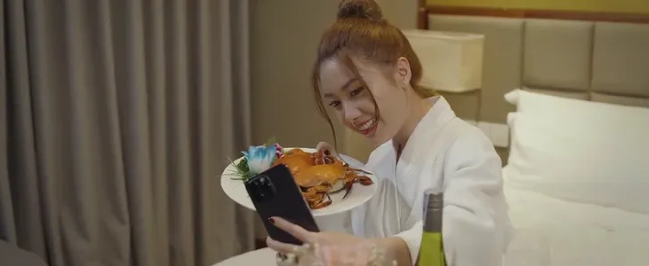 Dưới bóng cây hạnh phúc - Tập 14: Cuộc sống trốn nợ sang chảnh của vợ chồng trẻ - Ảnh 12. Dưới bóng cây hạnh phúc - Tập 14: Cuộc sống trốn nợ sang chảnh của vợ chồng trẻ - Ảnh 12.