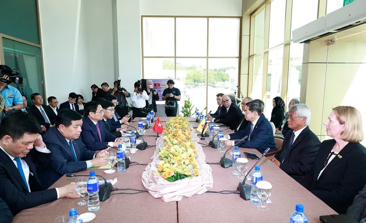 Thủ tướng Phạm Minh Chính tọa đàm với các doanh nghiệp năng lượng và dầu khí Brunei - Ảnh 1. Thủ tướng Phạm Minh Chính tọa đàm với các doanh nghiệp năng lượng và dầu khí Brunei - Ảnh 1.