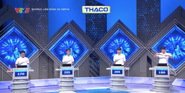 Đường lên đỉnh Olympia: Liên tiếp dẫn đầu 4 vòng thi, nam sinh Hà Nội ghi danh vào cuộc thi Tháng - Ảnh 4. Đường lên đỉnh Olympia: Liên tiếp dẫn đầu 4 vòng thi, nam sinh Hà Nội ghi danh vào cuộc thi Tháng - Ảnh 4.