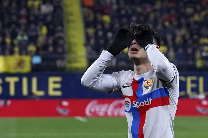 Đánh bại Villarreal, Barcelona hơn Real Madrid 11 điểm - Ảnh 1. Đánh bại Villarreal, Barcelona hơn Real Madrid 11 điểm - Ảnh 1.