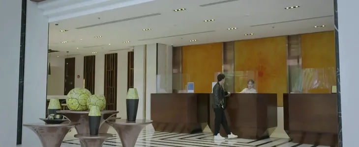 Dưới bóng cây hạnh phúc - Tập 15: Đạt bắt quả tang Danh đi trốn nợ ở khách sạn sang - Ảnh 3. Dưới bóng cây hạnh phúc - Tập 15: Đạt bắt quả tang Danh đi trốn nợ ở khách sạn sang - Ảnh 3.