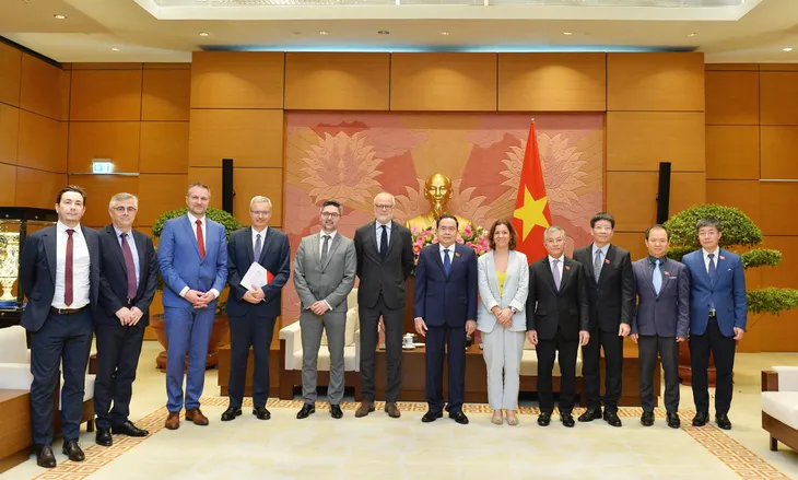 Thúc đẩy mạnh mẽ, hiệu quả hơn nữa quan hệ hợp tác Việt Nam - Pháp - Ảnh 2. Thúc đẩy mạnh mẽ, hiệu quả hơn nữa quan hệ hợp tác Việt Nam - Pháp - Ảnh 2.