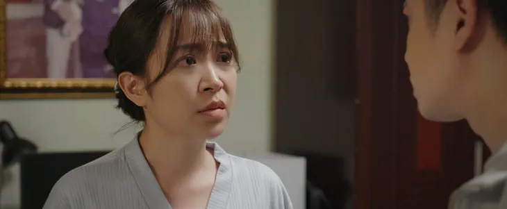 Dưới bóng cây hạnh phúc - Tập 15: Hết đường trốn nợ, vợ chồng Danh về nhà bám chị dâu - Ảnh 8. Dưới bóng cây hạnh phúc - Tập 15: Hết đường trốn nợ, vợ chồng Danh về nhà bám chị dâu - Ảnh 8.