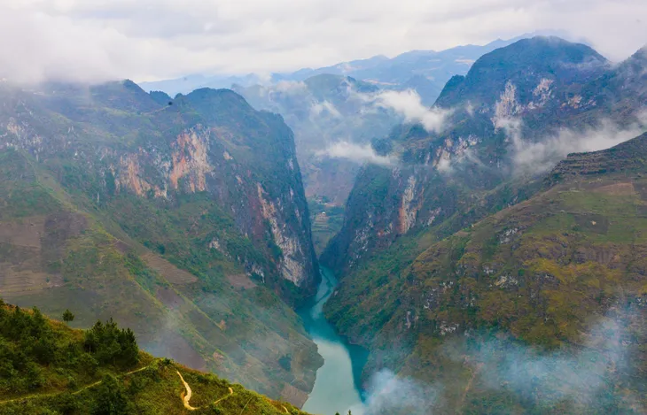 Hà Giang muốn xây cao tốc, làm sân bay, tiến tới làm giàu trên đá - Ảnh 3. Hà Giang muốn xây cao tốc, làm sân bay, tiến tới làm giàu trên đá - Ảnh 3.