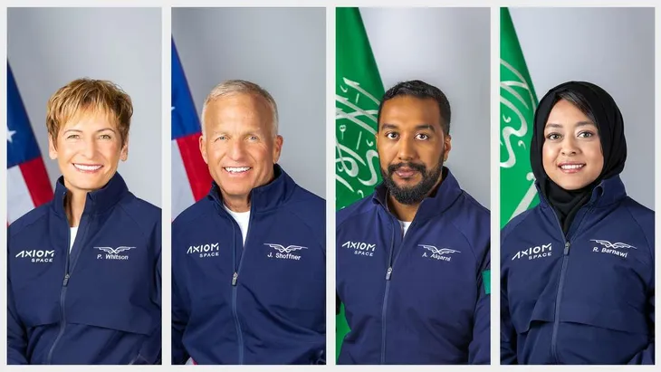 Saudi Arabia công bố kế hoạch đưa nữ phi hành gia đầu tiên vào vũ trụ - Ảnh 2. Saudi Arabia công bố kế hoạch đưa nữ phi hành gia đầu tiên vào vũ trụ - Ảnh 2.