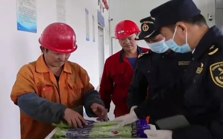 Trung Quốc tăng cường kết nối giao thương đường sắt với ASEAN - Ảnh 1. Trung Quốc tăng cường kết nối giao thương đường sắt với ASEAN - Ảnh 1.