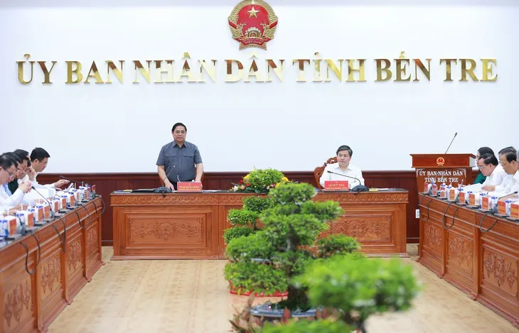 Thủ tướng Phạm Minh Chính: Bến Tre cần phát huy lợi thế, phát triển kinh tế biển - Ảnh 2. Thủ tướng Phạm Minh Chính: Bến Tre cần phát huy lợi thế, phát triển kinh tế biển - Ảnh 2.