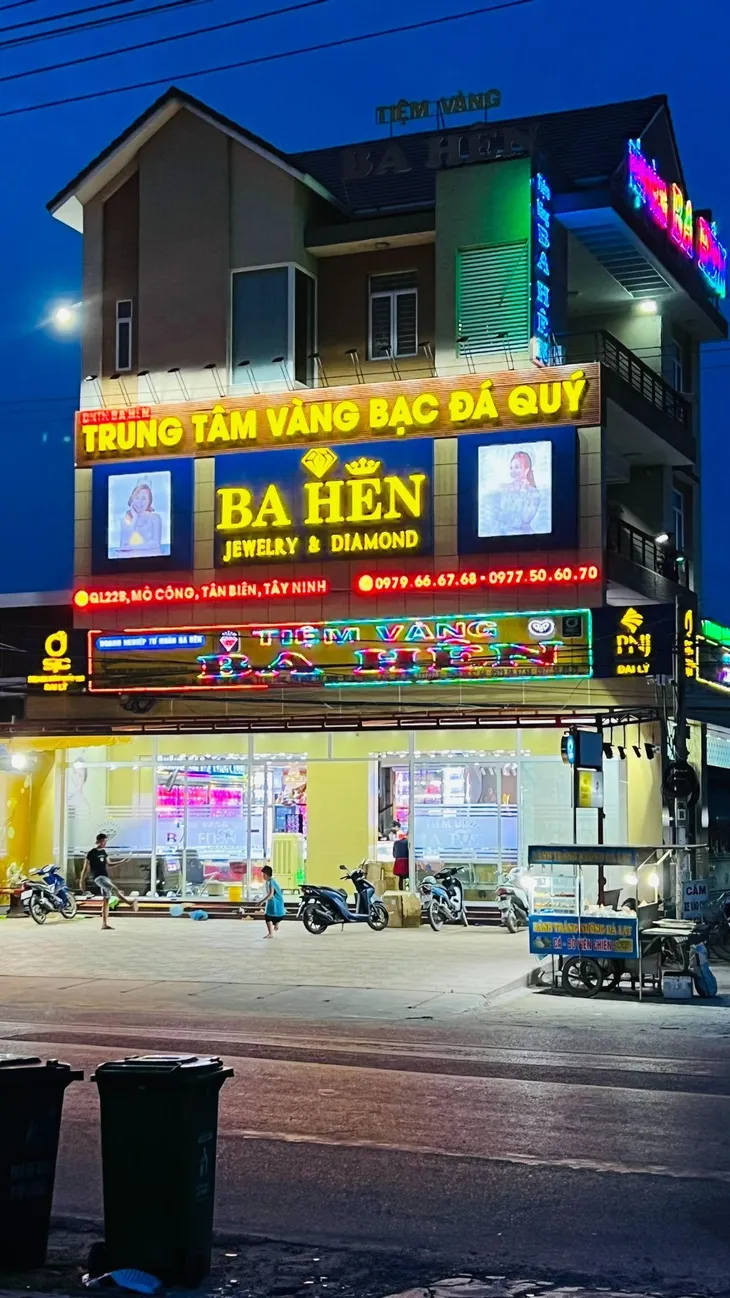 Những điều bạn cần biết về thương hiệu vàng bạc đá quý Ba Hên - Ảnh 3. Những điều bạn cần biết về thương hiệu vàng bạc đá quý Ba Hên - Ảnh 3.