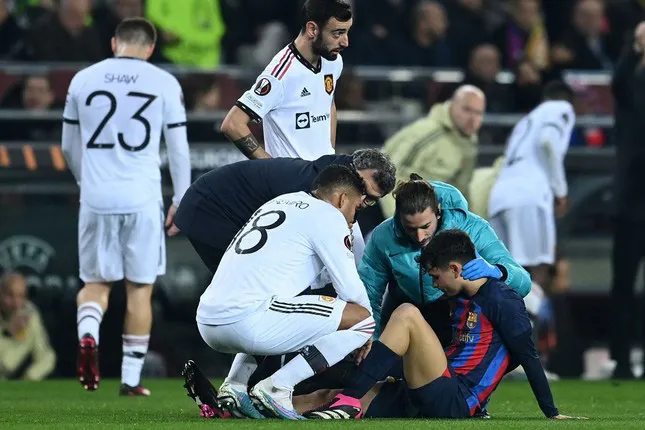 Barcelona trả giá đắt sau trận hòa Manchester United - Ảnh 1. Barcelona trả giá đắt sau trận hòa Manchester United - Ảnh 1.