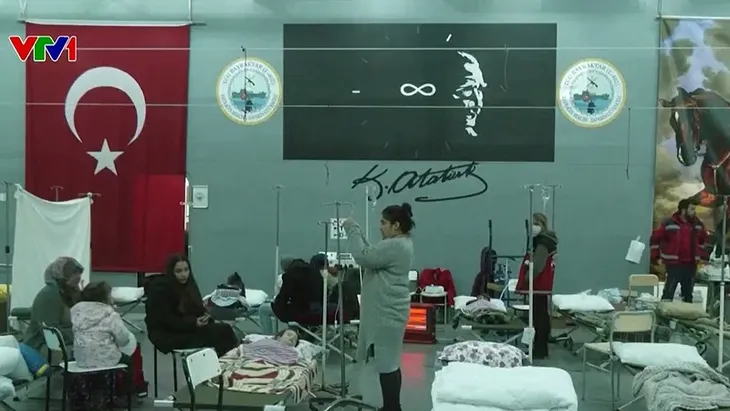 Gần 44.000 người thiệt mạng trong thảm họa động đất tại Thổ Nhĩ Kỳ và Syria - Ảnh 1. Gần 44.000 người thiệt mạng trong thảm họa động đất tại Thổ Nhĩ Kỳ và Syria - Ảnh 1.