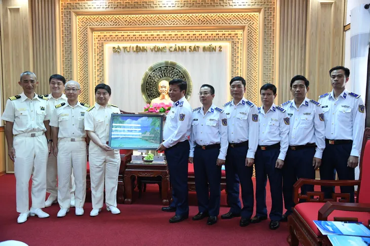 Lực lượng Bảo vệ bờ biển Nhật Bản thăm, giao lưu tại BTL Vùng Cảnh sát biển 2 - Ảnh 1. Lực lượng Bảo vệ bờ biển Nhật Bản thăm, giao lưu tại BTL Vùng Cảnh sát biển 2 - Ảnh 1.