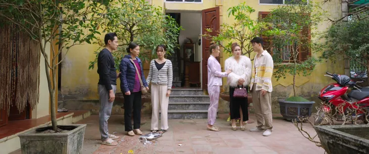 Dưới bóng cây hạnh phúc - Tập 19: Nói hết ấm ức, tủi nhục, Son còn bị dọa ly hôn - Ảnh 9. Dưới bóng cây hạnh phúc - Tập 19: Nói hết ấm ức, tủi nhục, Son còn bị dọa ly hôn - Ảnh 9.