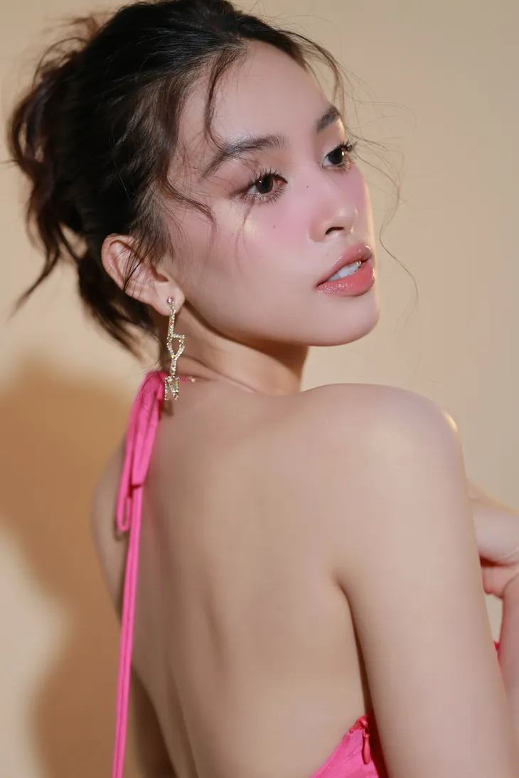 Hoa hậu Tiểu Vy với loạt ảnh xứng danh Mỹ nhân của năm - Ảnh 5. Hoa hậu Tiểu Vy với loạt ảnh xứng danh Mỹ nhân của năm - Ảnh 5.