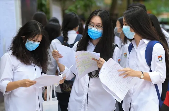 Chiều nay (26/6), hơn 1 triệu thí sinh làm thủ tục thi tốt nghiệp THPT 2024 - Ảnh 2. Chiều nay (26/6), hơn 1 triệu thí sinh làm thủ tục thi tốt nghiệp THPT 2024 - Ảnh 2.