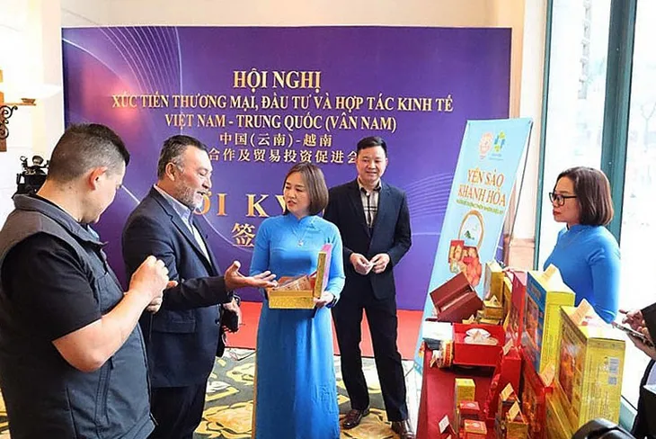 Thúc đẩy xuất khẩu chính ngạch sang Trung Quốc - Ảnh 1. Thúc đẩy xuất khẩu chính ngạch sang Trung Quốc - Ảnh 1.