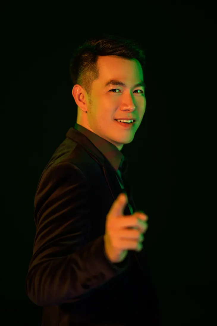 Hồ Trung Dũng tái xuất với vai trò đội trưởng trong Trời sinh một cặp - Ảnh 1. Hồ Trung Dũng tái xuất với vai trò đội trưởng trong Trời sinh một cặp - Ảnh 1.