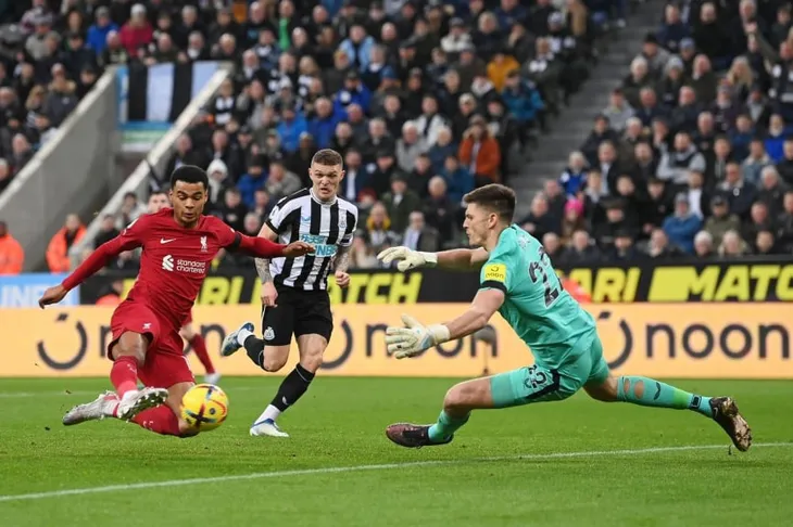 Thắng Newcastle, Liverpool áp sát top 4 - Ảnh 1. Thắng Newcastle, Liverpool áp sát top 4 - Ảnh 1.
