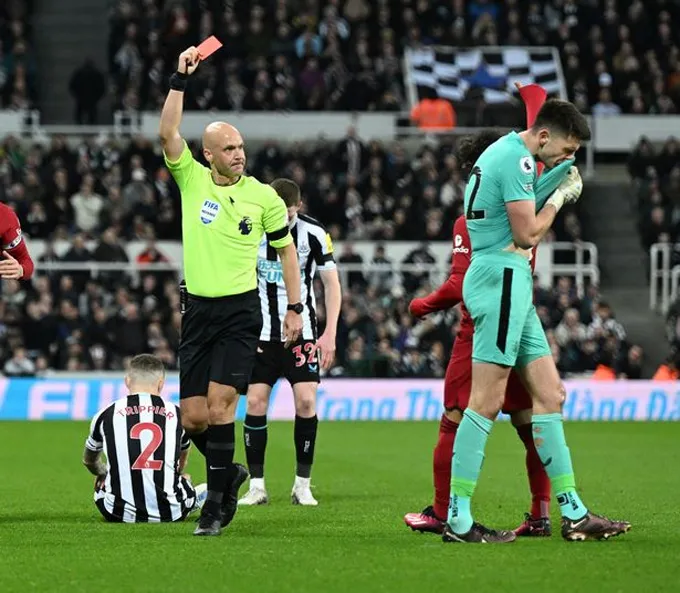 Thắng Newcastle, Liverpool áp sát top 4 - Ảnh 3. Thắng Newcastle, Liverpool áp sát top 4 - Ảnh 3.