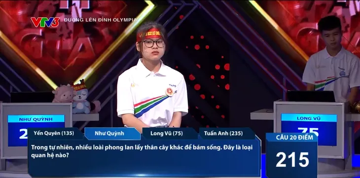 Đường lên đỉnh Olympia: Nam sinh đến từ Ninh Bình bứt phá dẫn đầu nhờ cuỗm điểm của đối thủ - Ảnh 2. Đường lên đỉnh Olympia: Nam sinh đến từ Ninh Bình bứt phá dẫn đầu nhờ cuỗm điểm của đối thủ - Ảnh 2.