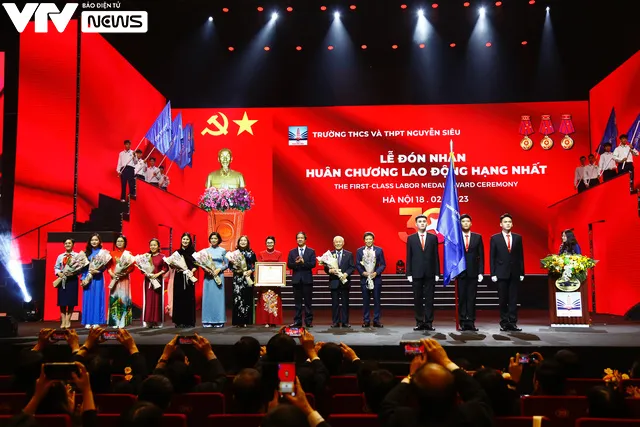 Trường Nguyễn Siêu kỷ niệm 30 năm ngày thành lập - Ảnh 2. Trường Nguyễn Siêu kỷ niệm 30 năm ngày thành lập - Ảnh 2.