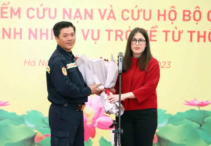Đoàn cứu hộ Bộ Công an trở về nước sau khi hoàn thành nhiệm vụ tại Thổ Nhĩ Kỳ - Ảnh 2. Đoàn cứu hộ Bộ Công an trở về nước sau khi hoàn thành nhiệm vụ tại Thổ Nhĩ Kỳ - Ảnh 2.