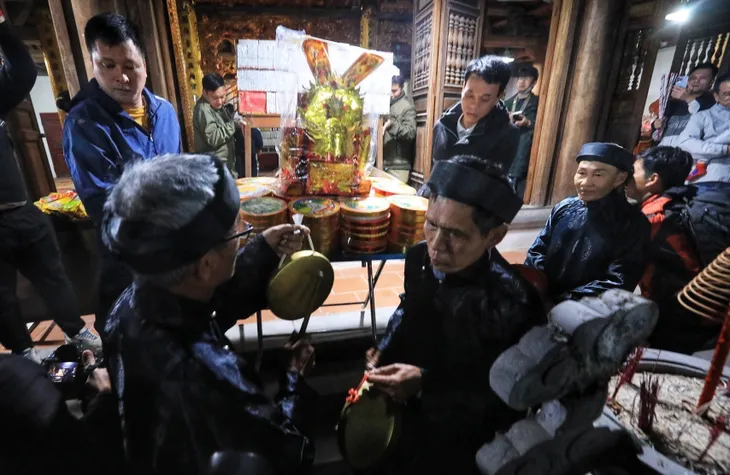 Hà Nội: Độc đáo lễ hội xin lửa đầu năm - Ảnh 2. Hà Nội: Độc đáo lễ hội xin lửa đầu năm - Ảnh 2.