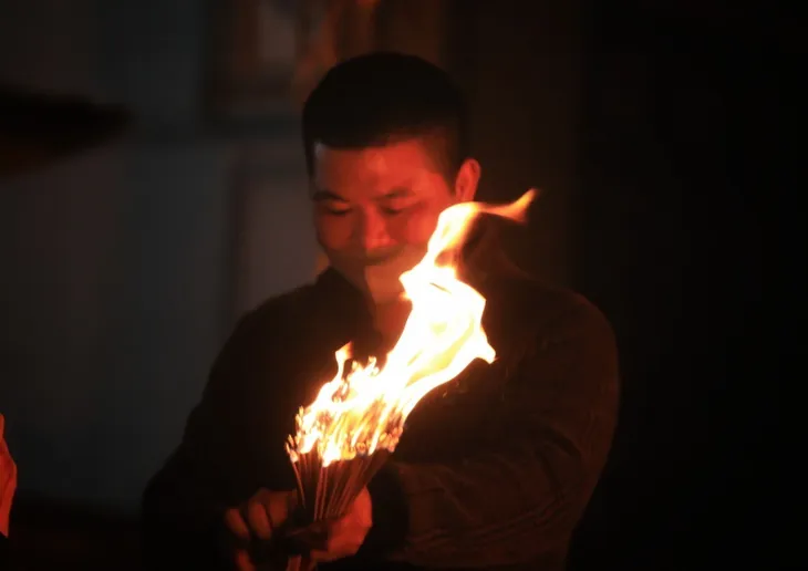Hà Nội: Độc đáo lễ hội xin lửa đầu năm - Ảnh 9. Hà Nội: Độc đáo lễ hội xin lửa đầu năm - Ảnh 9.