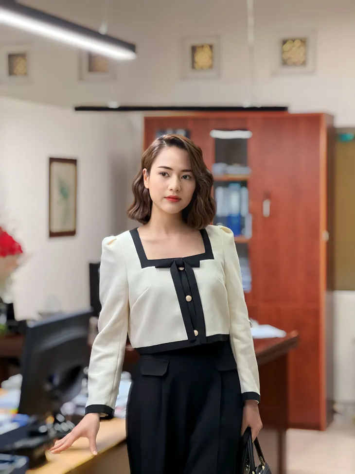 Phim trường tuần qua: Đình Tú - Thùy Anh ôm vai bá cổ, Lan Phương lộ ảnh ăn trưa - Ảnh 17. Phim trường tuần qua: Đình Tú - Thùy Anh ôm vai bá cổ, Lan Phương lộ ảnh ăn trưa - Ảnh 17.