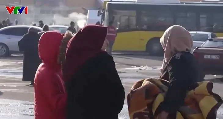 Mặt đất dịch chuyển 6 mét sau động đất tại Thổ Nhĩ Kỳ và Syria - Ảnh 1. Mặt đất dịch chuyển 6 mét sau động đất tại Thổ Nhĩ Kỳ và Syria - Ảnh 1.