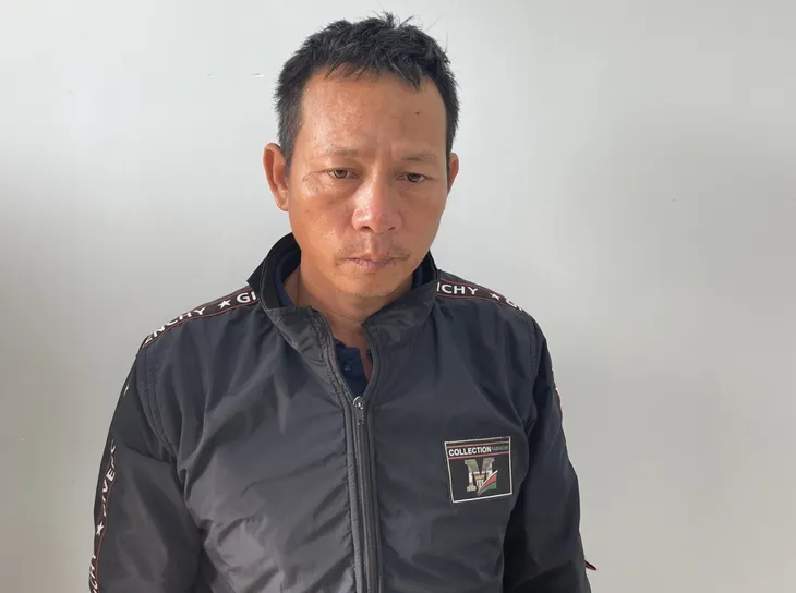 Bắt giữ khẩn cấp đối tượng đánh gãy hai tay người giao hàng - Ảnh 1. Bắt giữ khẩn cấp đối tượng đánh gãy hai tay người giao hàng - Ảnh 1.