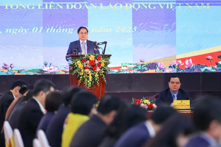 Thủ tướng giao Bộ Nội vụ nghiên cứu hoàn thiện các nội dung cải cách chính sách tiền lương và phụ cấp mới - Ảnh 2. Thủ tướng giao Bộ Nội vụ nghiên cứu hoàn thiện các nội dung cải cách chính sách tiền lương và phụ cấp mới - Ảnh 2.