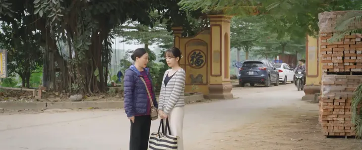 Dưới bóng cây hạnh phúc - Tập 20: Khoe bằng giỏi kinh tế nhưng nay vỡ nợ, chàng rể sợ toát mồ hôi về gặp bố vợ - Ảnh 6. Dưới bóng cây hạnh phúc - Tập 20: Khoe bằng giỏi kinh tế nhưng nay vỡ nợ, chàng rể sợ toát mồ hôi về gặp bố vợ - Ảnh 6.