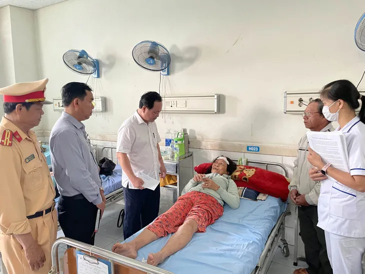 Tai nạn 3 người chết ở Quảng Nam: Tài xế xe khách khai gì? - Ảnh 4. Tai nạn 3 người chết ở Quảng Nam: Tài xế xe khách khai gì? - Ảnh 4.