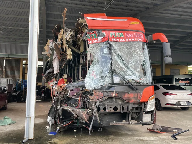 Tai nạn 3 người chết ở Quảng Nam: Tài xế xe khách khai gì? - Ảnh 3. Tai nạn 3 người chết ở Quảng Nam: Tài xế xe khách khai gì? - Ảnh 3.