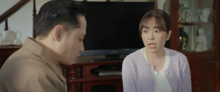 Dưới bóng cây hạnh phúc - Tập 21: Gạt bỏ sĩ diện, Danh nhờ Đạt nói đỡ với bố vợ để không phải ly hôn - Ảnh 9. Dưới bóng cây hạnh phúc - Tập 21: Gạt bỏ sĩ diện, Danh nhờ Đạt nói đỡ với bố vợ để không phải ly hôn - Ảnh 9.