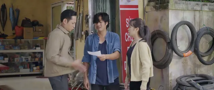 Dưới bóng cây hạnh phúc - Tập 21: Gạt bỏ sĩ diện, Danh nhờ Đạt nói đỡ với bố vợ để không phải ly hôn - Ảnh 10. Dưới bóng cây hạnh phúc - Tập 21: Gạt bỏ sĩ diện, Danh nhờ Đạt nói đỡ với bố vợ để không phải ly hôn - Ảnh 10.