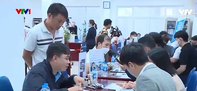 Nhiều doanh nghiệp tăng tuyển dụng lao động số lượng lớn - Ảnh 2. Nhiều doanh nghiệp tăng tuyển dụng lao động số lượng lớn - Ảnh 2.