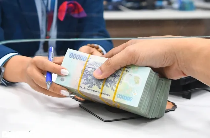 Tín dụng tăng tốc dịp cuối năm - Ảnh 1. Tín dụng tăng tốc dịp cuối năm - Ảnh 1.
