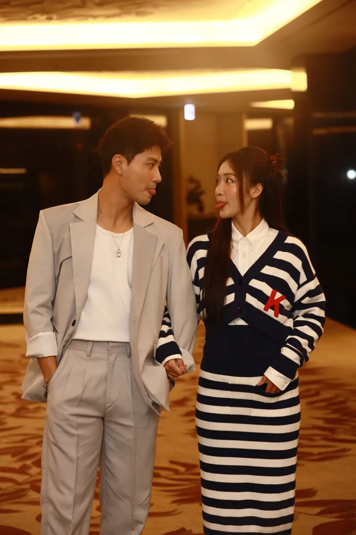 Gia đình mình vui bất thình lình: 3 nữ chính đọ sắc trong họp báo ra mắt - Ảnh 6. Gia đình mình vui bất thình lình: 3 nữ chính đọ sắc trong họp báo ra mắt - Ảnh 6.