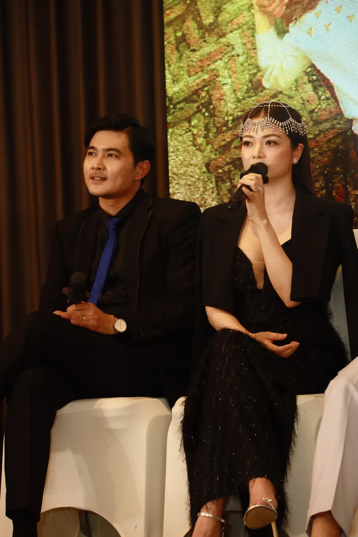 Gia đình mình vui bất thình lình: 3 nữ chính đọ sắc trong họp báo ra mắt - Ảnh 13. Gia đình mình vui bất thình lình: 3 nữ chính đọ sắc trong họp báo ra mắt - Ảnh 13.