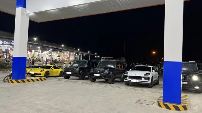 Dàn 20 siêu xe lưu thông trên cao tốc TP Hồ Chí Minh - Dầu Giây bị phạt hàng loạt lỗi vi phạm - Ảnh 2. Dàn 20 siêu xe lưu thông trên cao tốc TP Hồ Chí Minh - Dầu Giây bị phạt hàng loạt lỗi vi phạm - Ảnh 2.
