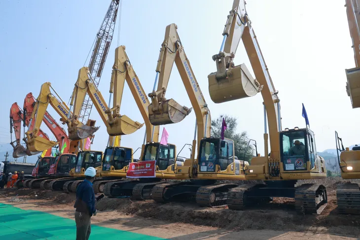 Thủ tướng Chính phủ phát lệnh xây dựng đường liên kết vùng ở tỉnh Hòa Bình - Ảnh 3. Thủ tướng Chính phủ phát lệnh xây dựng đường liên kết vùng ở tỉnh Hòa Bình - Ảnh 3.