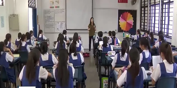 Singapore chú trọng hướng dẫn học sinh sử dụng AI đúng cách - Ảnh 1. Singapore chú trọng hướng dẫn học sinh sử dụng AI đúng cách - Ảnh 1.