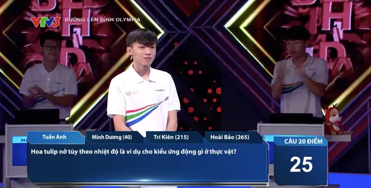 Đường lên đỉnh Olympia: Nam sinh Bình Định băng băng về đích, chắc suất vào cuộc thi Quý II - Ảnh 4. Đường lên đỉnh Olympia: Nam sinh Bình Định băng băng về đích, chắc suất vào cuộc thi Quý II - Ảnh 4.