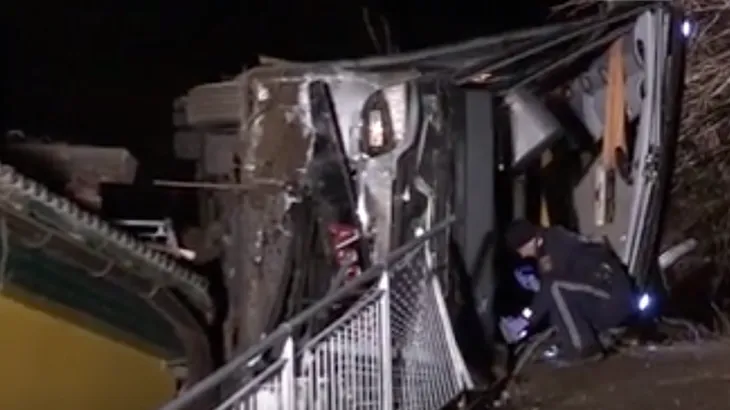 Tai nạn xe bus ở Áo khiến 1 người thiệt mạng và 32 người bị thương - Ảnh 1. Tai nạn xe bus ở Áo khiến 1 người thiệt mạng và 32 người bị thương - Ảnh 1.
