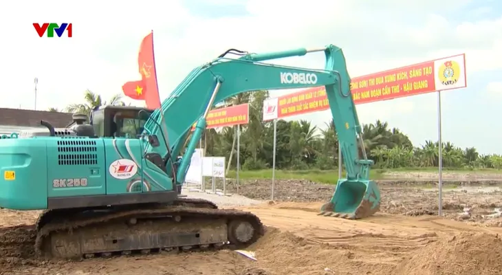 Nhiều dự án khó khăn do nguồn cát giảm - Ảnh 1. Nhiều dự án khó khăn do nguồn cát giảm - Ảnh 1.