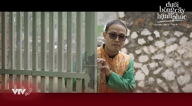 Dưới bóng cây hạnh phúc - Tập 26: Họ hàng xa mang quà đút lót Đạt để xin việc cho con - Ảnh 5. Dưới bóng cây hạnh phúc - Tập 26: Họ hàng xa mang quà đút lót Đạt để xin việc cho con - Ảnh 5.