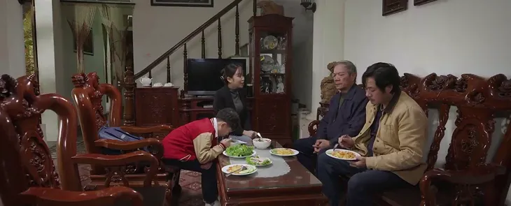 Dưới bóng cây hạnh phúc - Tập 25: Vợ say xỉn đi đánh ghen, chồng nghiến răng kèn kẹt mắng ngược - Ảnh 11. Dưới bóng cây hạnh phúc - Tập 25: Vợ say xỉn đi đánh ghen, chồng nghiến răng kèn kẹt mắng ngược - Ảnh 11.