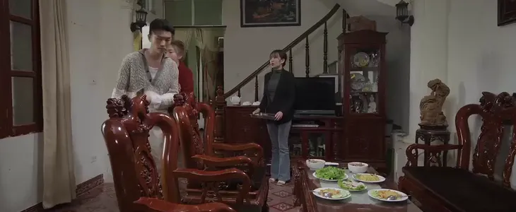 Dưới bóng cây hạnh phúc - Tập 25: Vợ say xỉn đi đánh ghen, chồng nghiến răng kèn kẹt mắng ngược - Ảnh 10. Dưới bóng cây hạnh phúc - Tập 25: Vợ say xỉn đi đánh ghen, chồng nghiến răng kèn kẹt mắng ngược - Ảnh 10.
